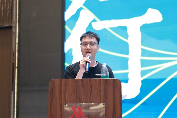 一場(chǎng)發(fā)布會(huì)，一場(chǎng)千人狂歡嘉年華 | 2025萬(wàn)磊廣佛千人行完滿(mǎn)成功