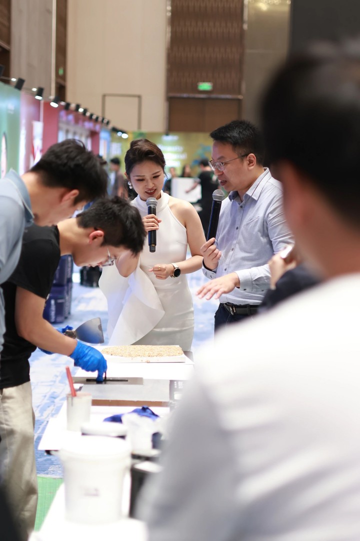 一場(chǎng)發(fā)布會(huì)，一場(chǎng)千人狂歡嘉年華 | 2025萬(wàn)磊廣佛千人行完滿(mǎn)成功