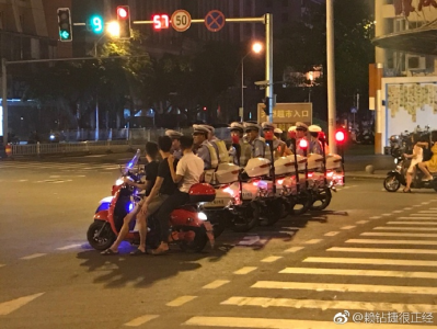 “警叔叔陪你一起等紅綠燈”“不敢動？”-萬磊藝術涂料江蘇動起來